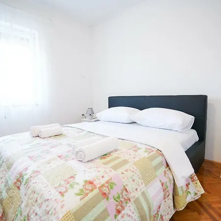 Apartment S&j *